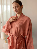 Terracotta 2 kat muslin kimono bornoz giyili model görseli