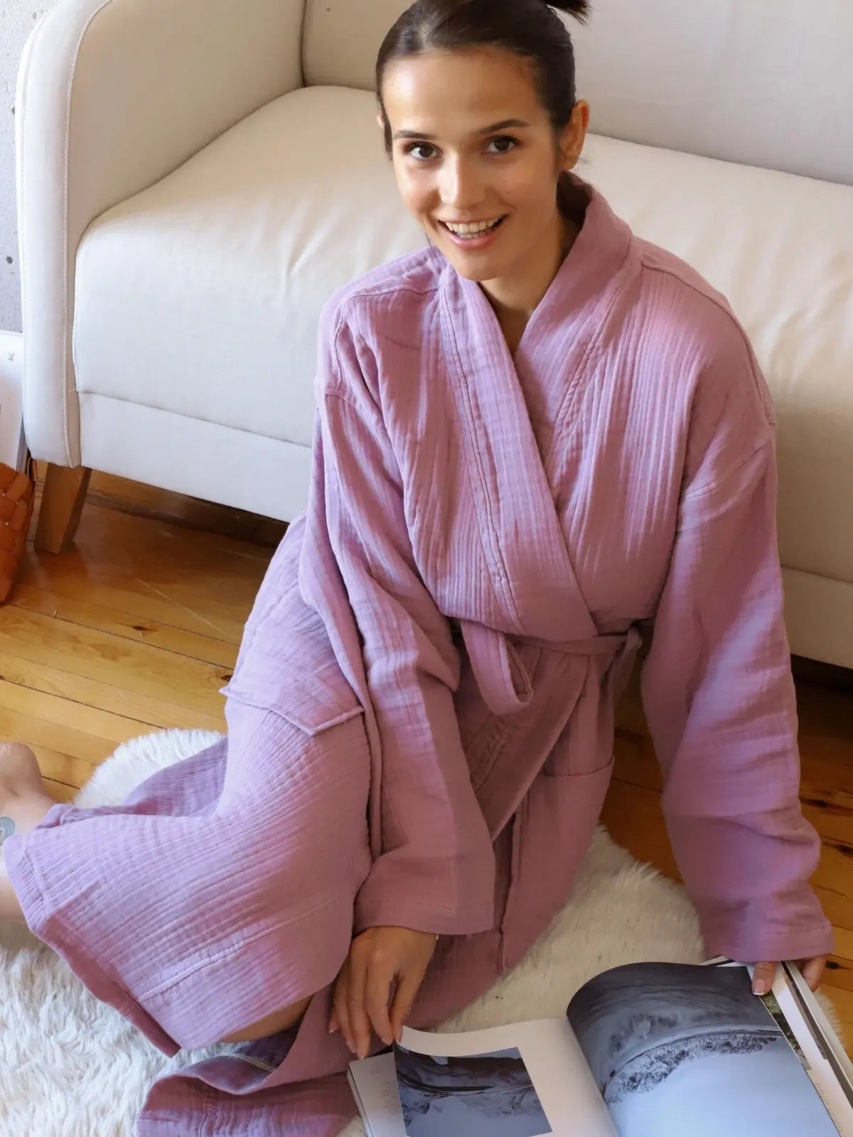 Mürdüm 4 kat muslin bornoz pamuk kumaş dokusu yakın çekim