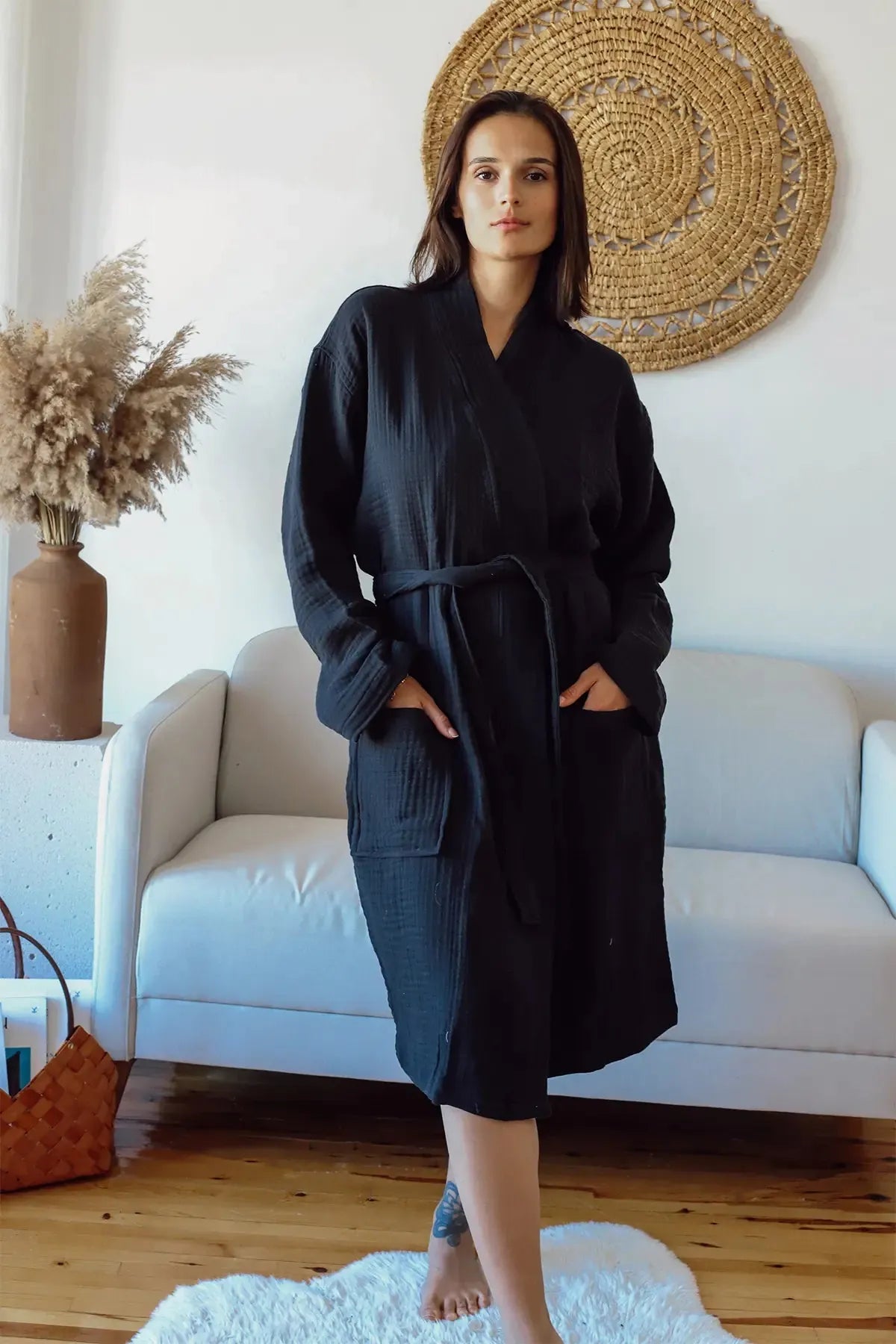 Siyah 4 kat müslin kimono bornoz, arka görünüm – %100 Denizli pamuğu, OEKO-TEX, VivaMaison
