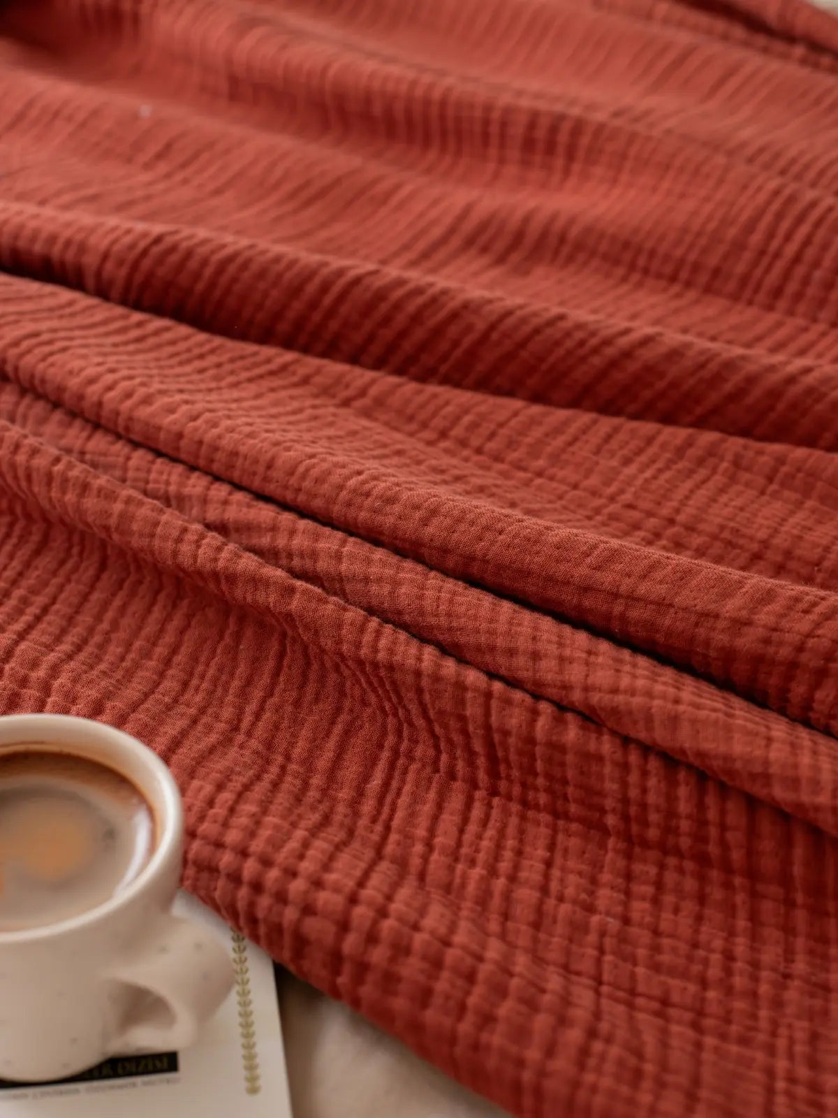 Bordo muslin saçaksız yatak örtüsü temiz kesim kenar işçiliği