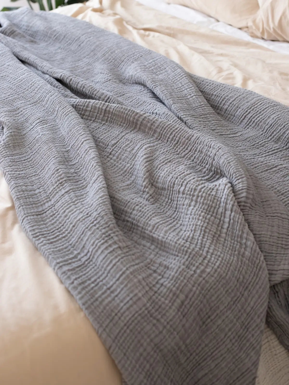 Antrasit 4 kat muslin pike dalgalı döküm görünümü