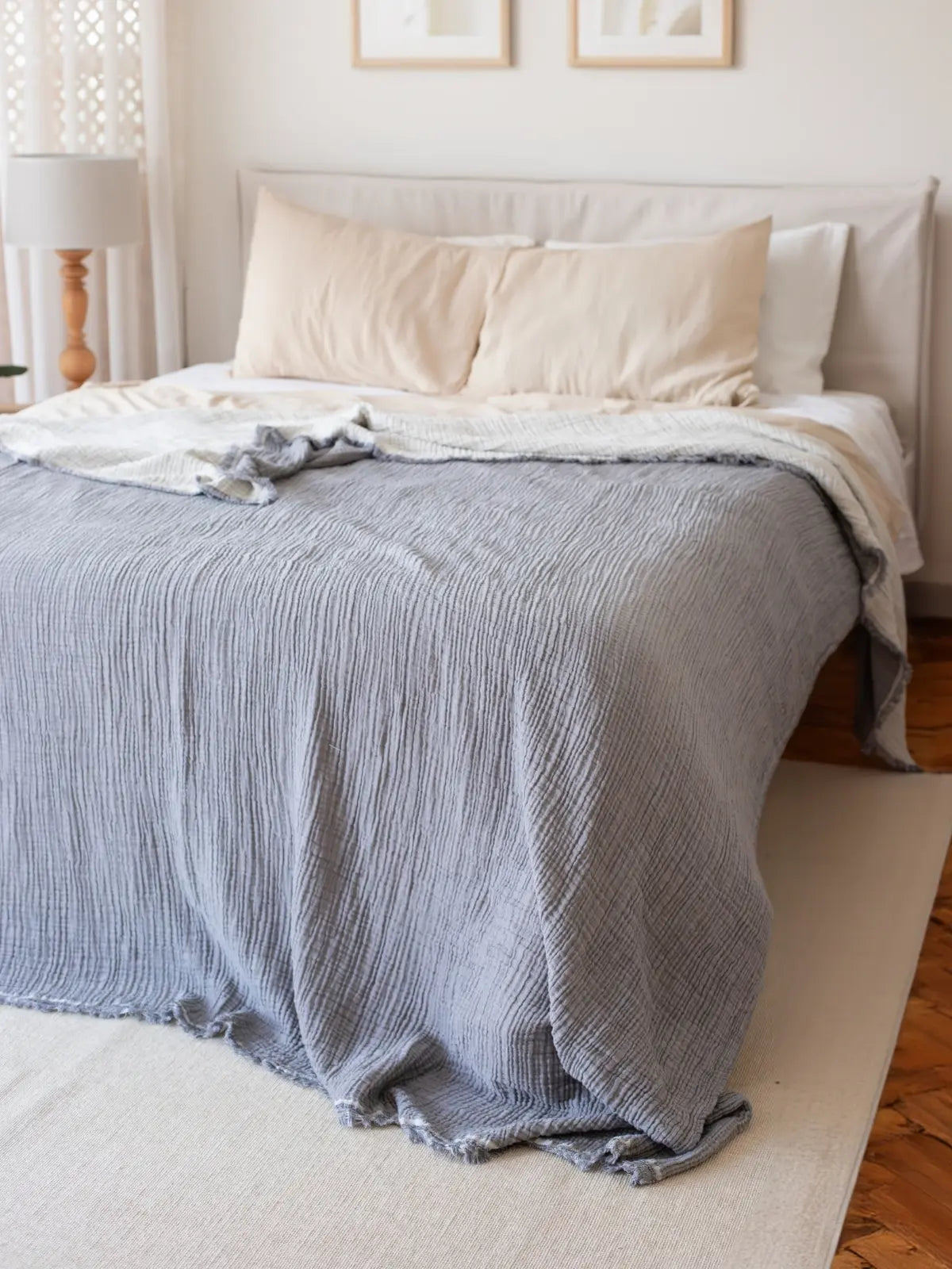 Antrasit muslin pike yastık ile uyumlu görünüm