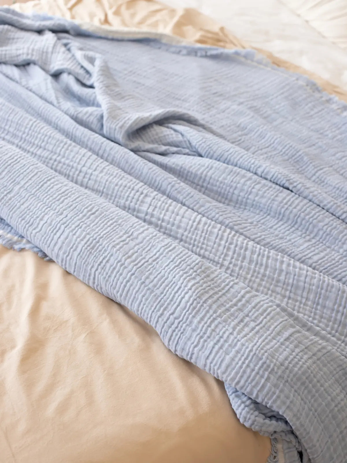 Bebe mavisi 4 kat muslin pike dalgalı döküm görünümü