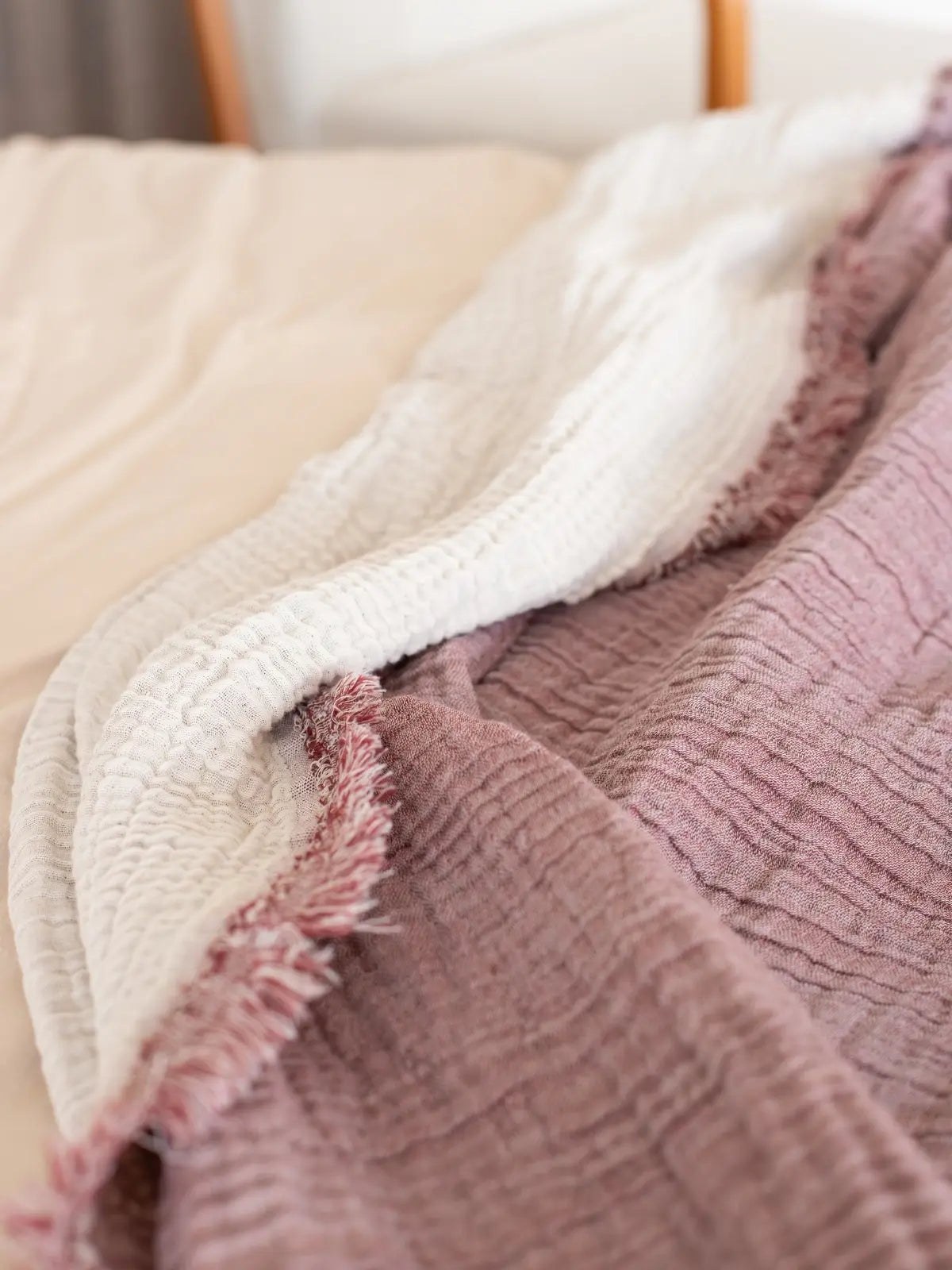 Mürdüm muslin pike yastık ile uyumlu görünüm