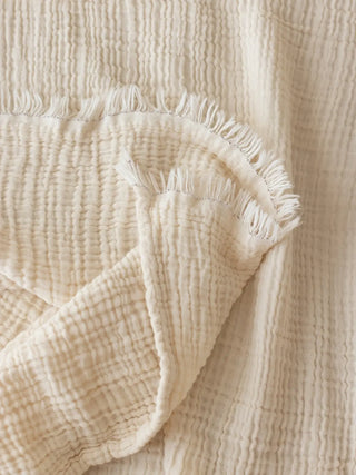 Natural muslin pike yatak odası genel görünüm organik dekor