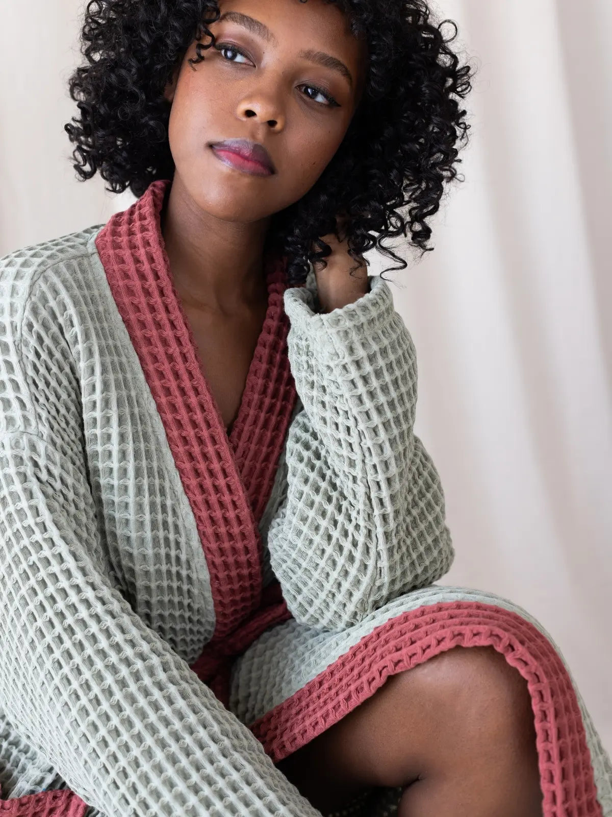 Adaçayı bordo waffle pike bornoz kontrastlı yama cep detayı