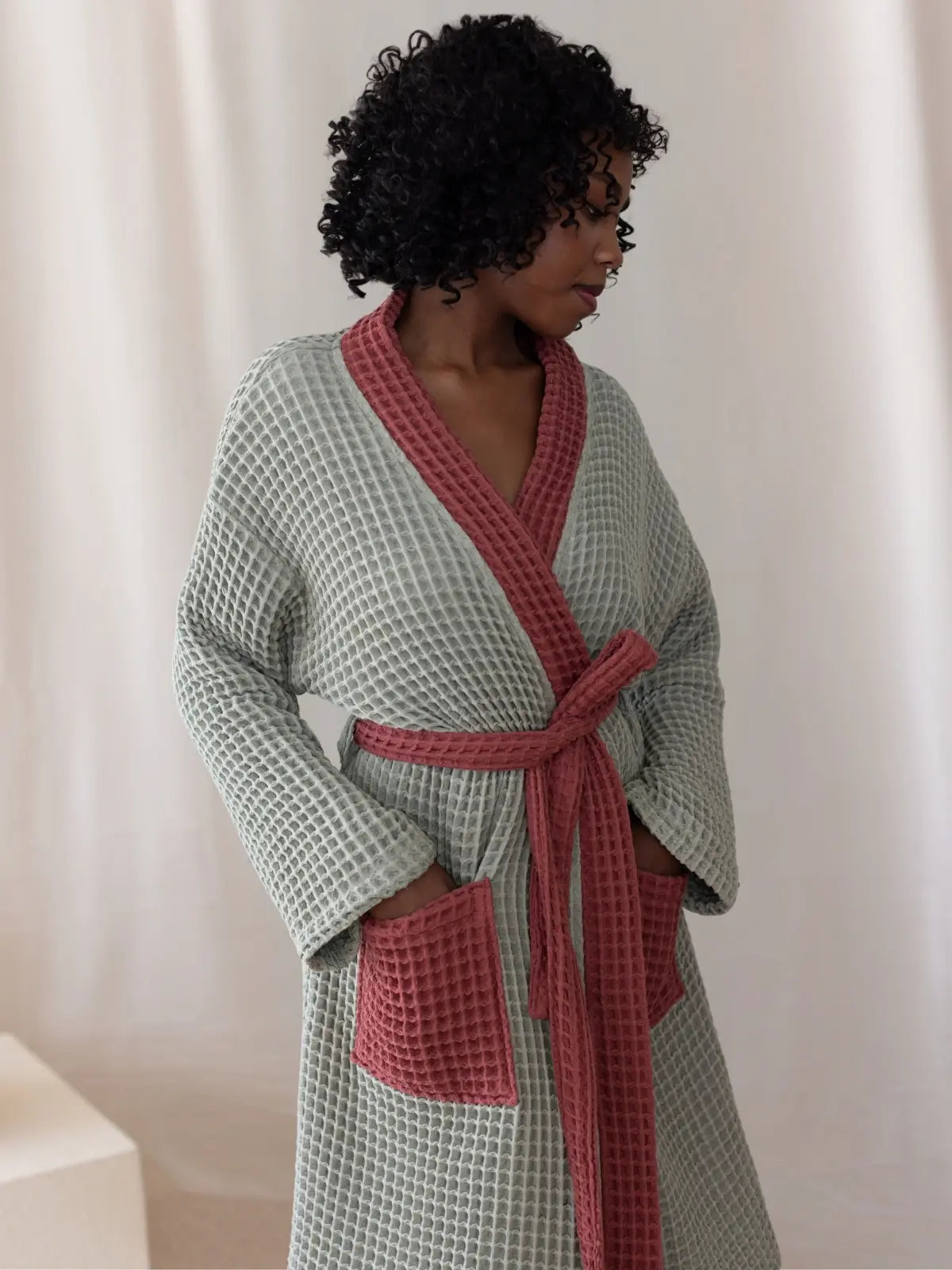 Adaçayı bordo waffle pike kimono bornoz giyili model yarım boy