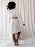 Beyaz bordo waffle pike bornoz kontrastlı yama cep detayı