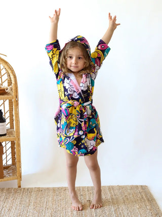 Uzay roket desenli %100 pamuk muslin bebek çocuk bornozu giyili model