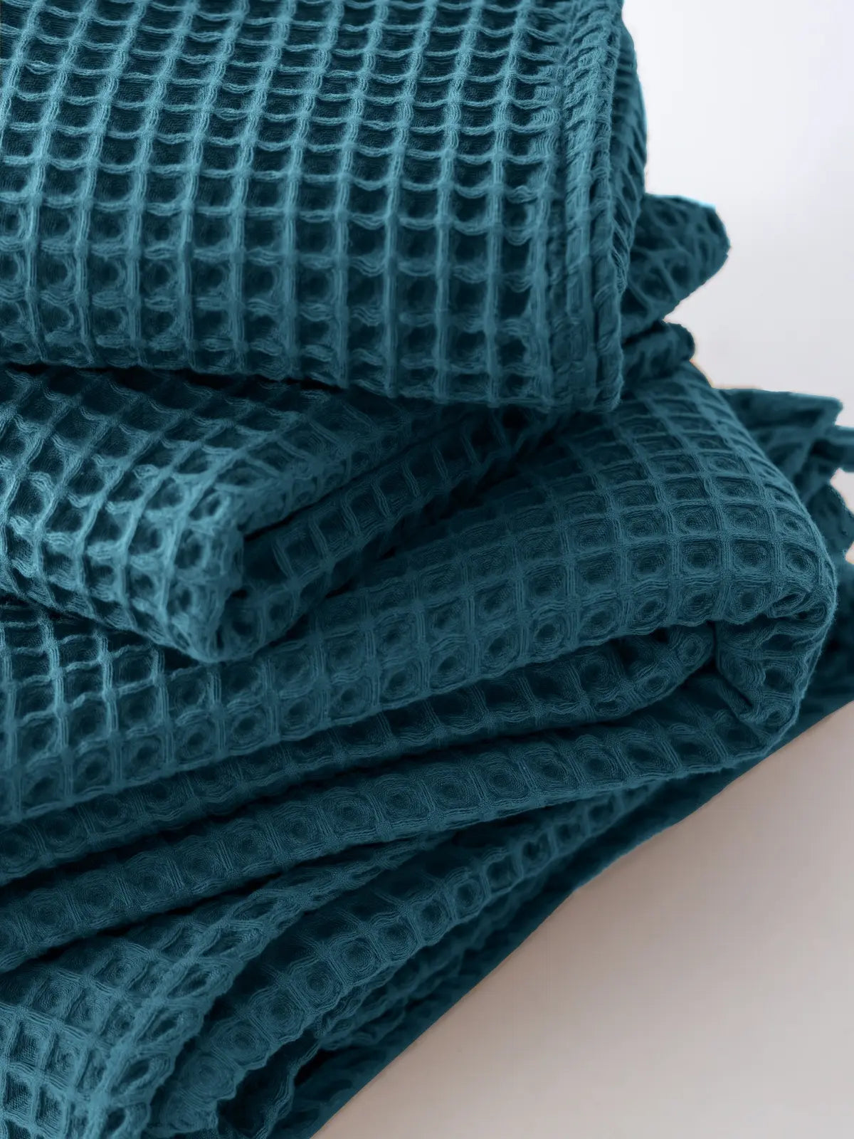 İndigo mavi waffle havlu petek doku yakın çekim detay