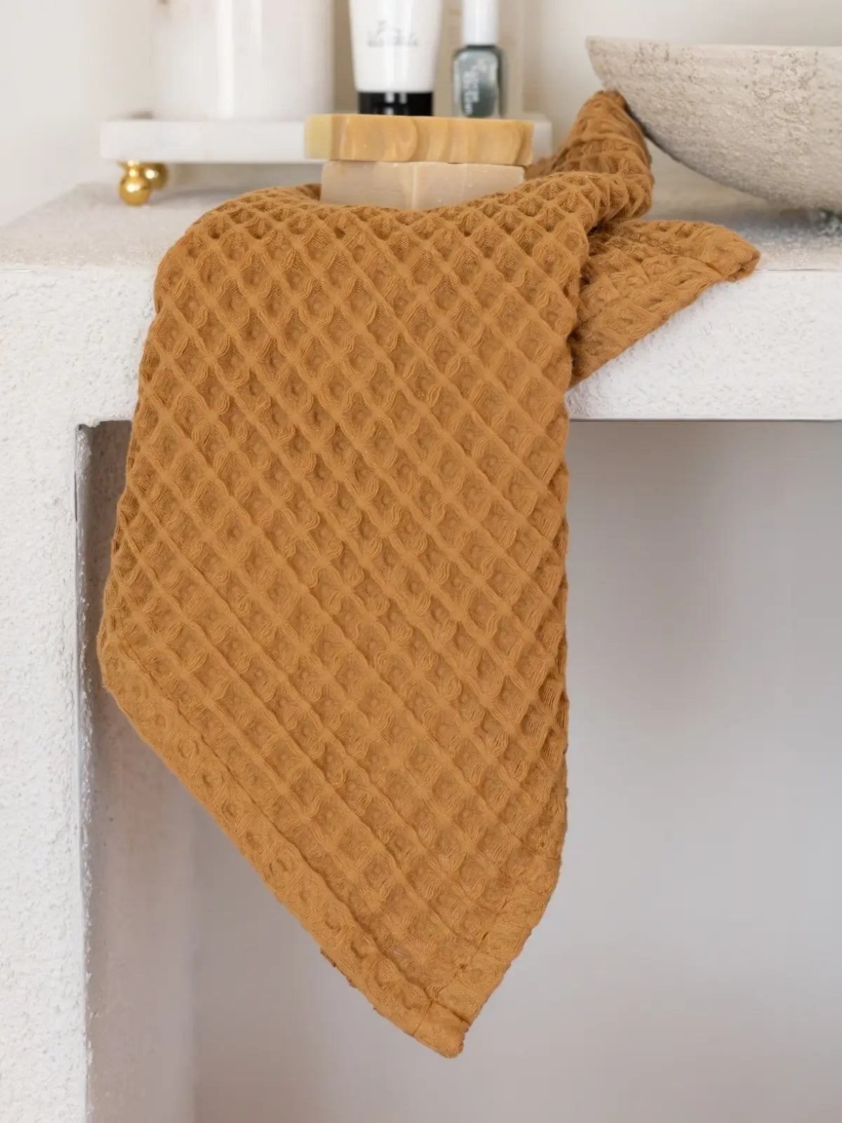 Karamel havlu seti banyo ortamı kullanım uygulaması