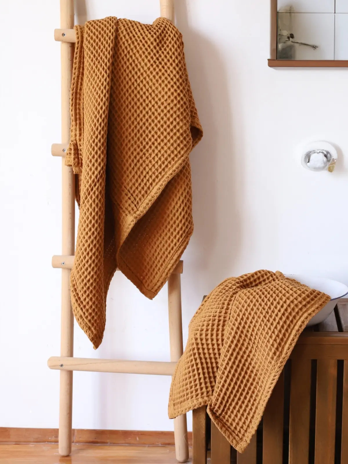 Karamel petek havlu sıcak banyo dekorasyonu örneği