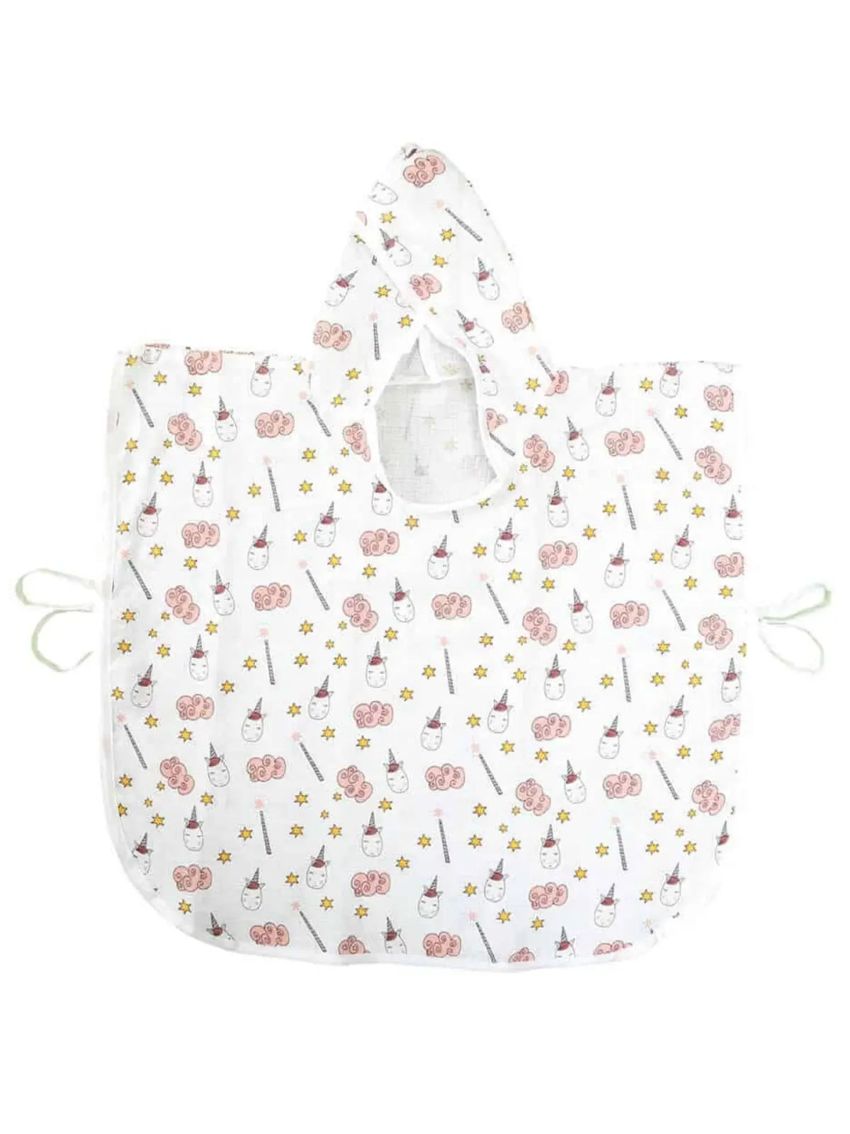 Tek boynuzlu at desenli muslin bebek panço açık halde beyaz zemin üzerinde