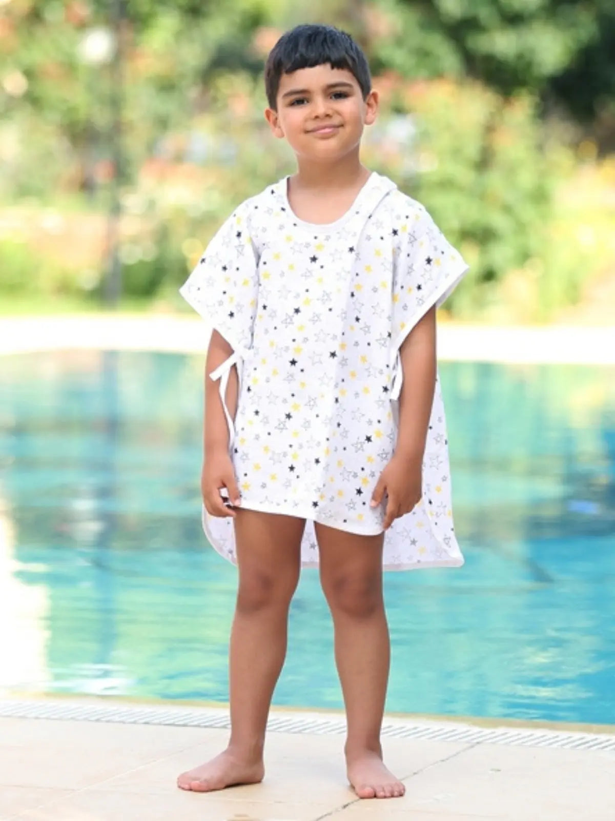 Yıldız desenli %100 pamuk muslin bebek çocuk panço giyili çocuk model