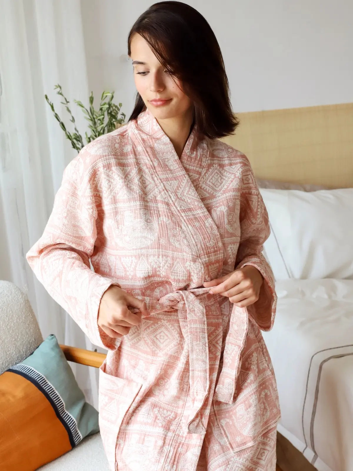 Indian jakarlı muslin bornoz Hint motifi desen detayı