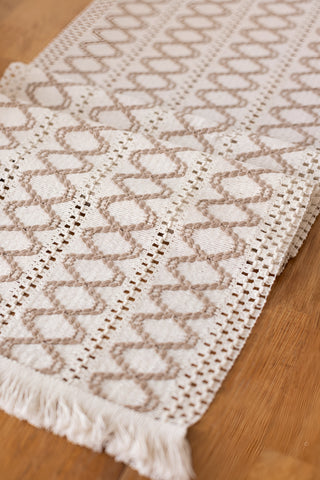 Sütlü Kahve Hasır desen pamuk dantel runner 35x145 cm, dantel dokusu yakın çekim – Denizli, VivaMaison