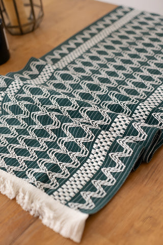 Yeşil Hasır desen pamuk dantel runner 35x145 cm, desen yakın çekim – Denizli, VivaMaison