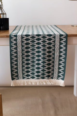 Yeşil Hasır desen pamuk dantel runner 35x145 cm, konsol üzerinde boydan boya – Denizli, VivaMaison
