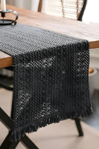 Antrasit File pamuk dantel runner 35x145 cm, masa kenarından sarkan saçaklı uç – Denizli, VivaMaison