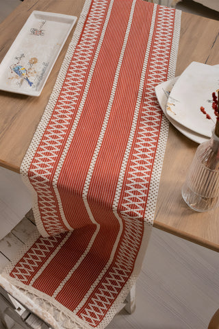 Kiremit Zikzak pamuk dantel runner 35x145 cm, masada boydan görünüm – Denizli, VivaMaison