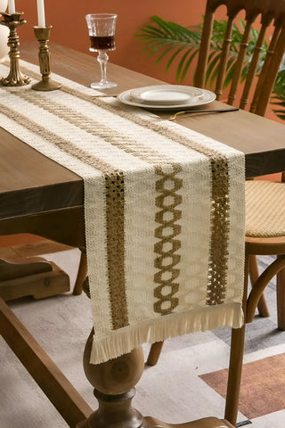 Krem Kahve Halka pamuk dantel runner 35x145 cm, masada boydan görünüm – Denizli, VivaMaison