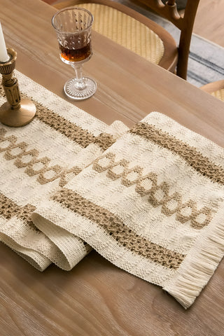 Krem Kahve Halka pamuk dantel runner 35x145 cm, katlanmış, saçak detayı – Denizli, VivaMaison