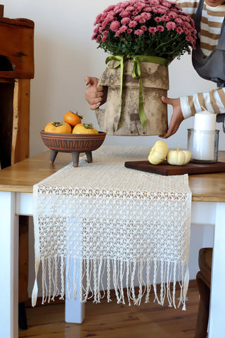 Krem Yıldız Saçaklı pamuk dantel runner 37x150 cm, masadan önden sarkan uzun saçaklı uç – Denizli, VivaMaison