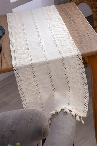 Krem Zikzak pamuk dantel runner 35x145 cm, masada boydan sade görünüm – Denizli, VivaMaison