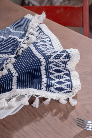 Lacivert Zikzak pamuk dantel runner 35x145 cm, kıvrımlı, püskül detayı – Denizli, VivaMaison