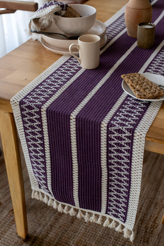 Mürdüm Zikzak pamuk dantel runner 35x145 cm, masadan çapraz sarkan uç – Denizli, VivaMaison