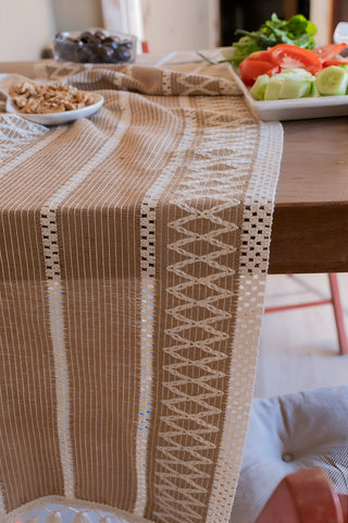 Sütlü Kahve Zikzak pamuk dantel runner 35x145 cm, masa ucundan sarkan, kurulu sofra – Denizli, VivaMaison