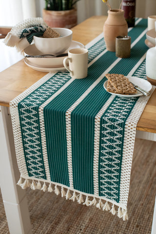 Yeşil Zikzak pamuk dantel runner 35x145 cm, masadan çapraz sarkan uç – Denizli, VivaMaison