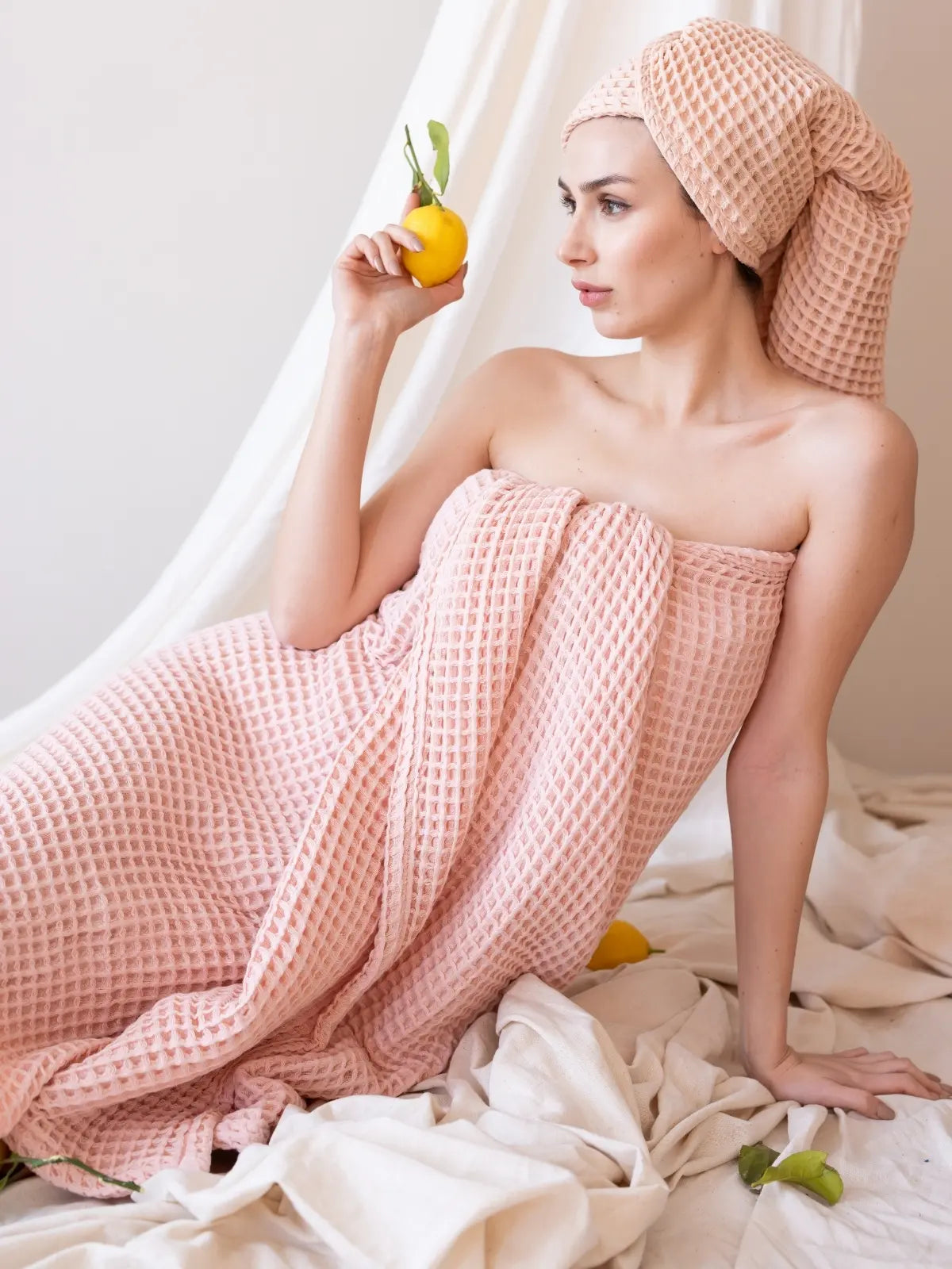 Pembe waffle petek dokuma banyo havlusu seti tam görünüm