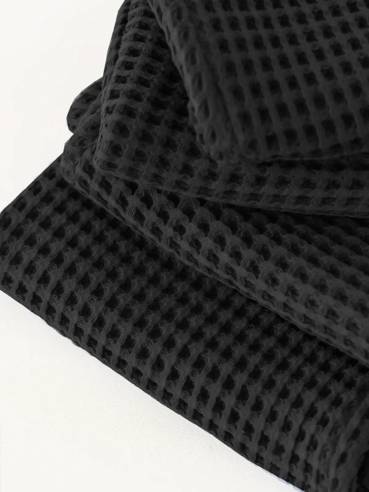 Siyah havlu seti stil sofistike banyo düzenleme