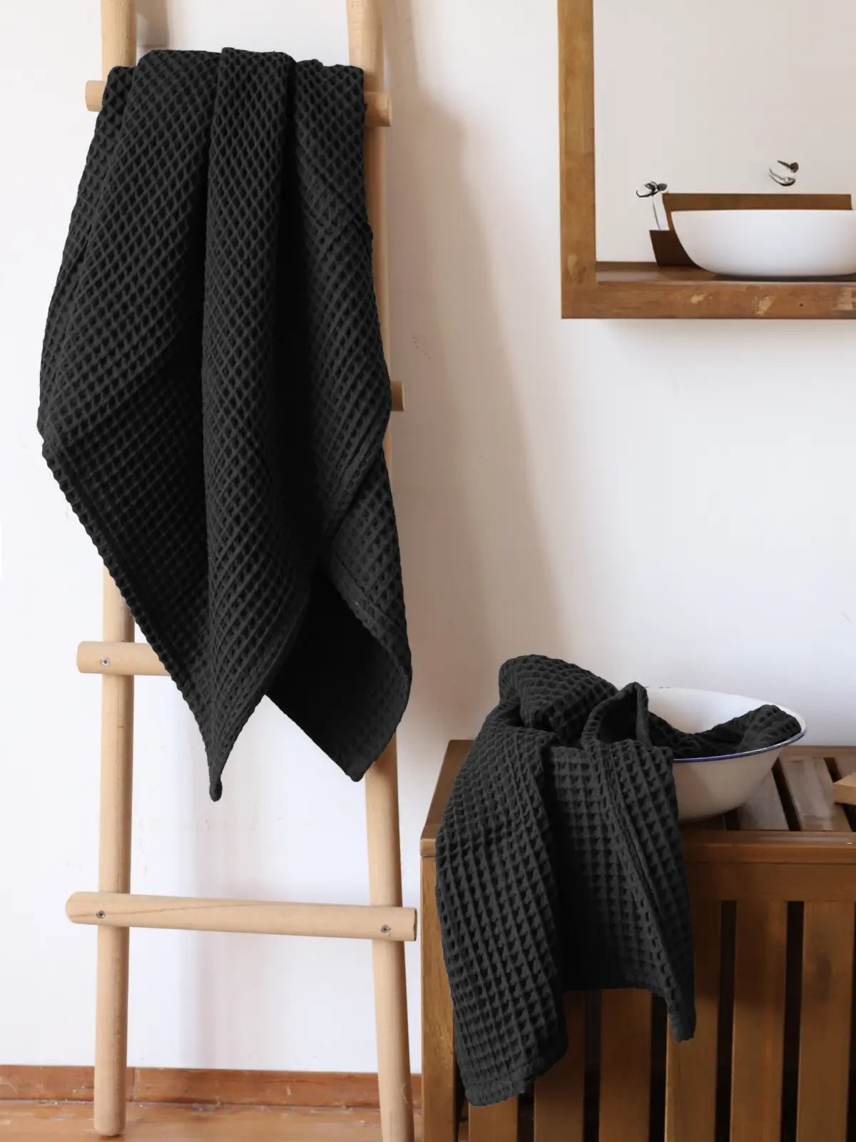 Siyah petek havlu modern minimalist banyo dekorasyonu