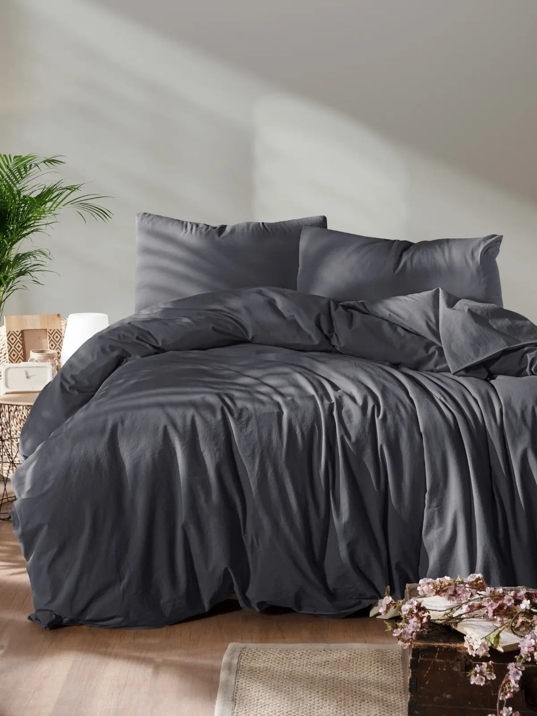 Antrasit keten pamuk nevresim seti yaşam tarzı görseli