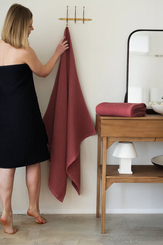 Bordo waffle banyo havlusu, banyoda kullanım – %100 pamuk, OEKO-TEX, VivaMaison