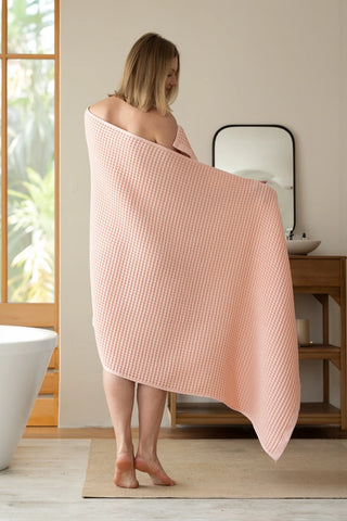 Pembe waffle banyo havlusu, banyoda kullanım – %100 pamuk, OEKO-TEX, VivaMaison