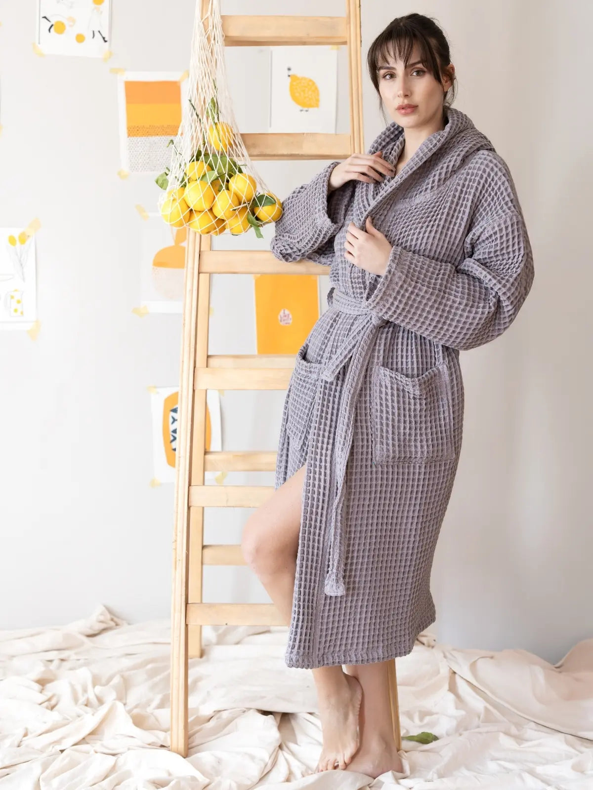Gri %100 pamuk waffle pike kapüşonlu bornoz ön görünüm