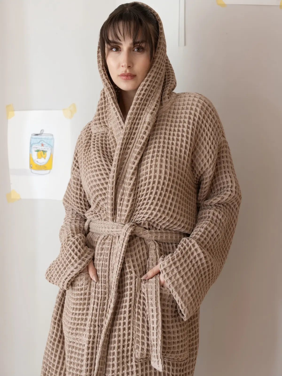 Kahve %100 pamuk waffle pike kapüşonlu bornoz ön görünüm