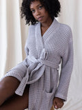 Açık gri waffle pike bornoz kimono yaka kesimi detayı