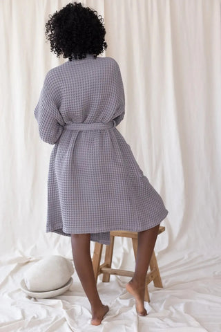 Açık Gri waffle pike kimono bornoz, petek dokusu detayı – %100 Türk pamuğu, petek dokuma, OEKO-TEX, VivaMaison