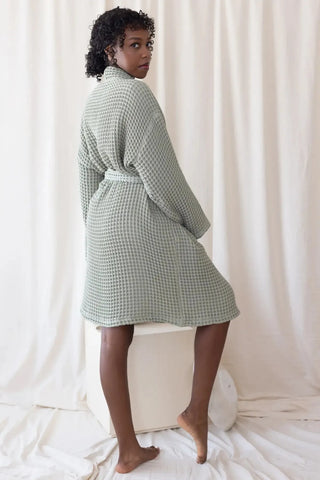 Adaçayı Yeşili waffle pike kimono bornoz, petek dokusu detayı – %100 Türk pamuğu, petek dokuma, OEKO-TEX, VivaMaison