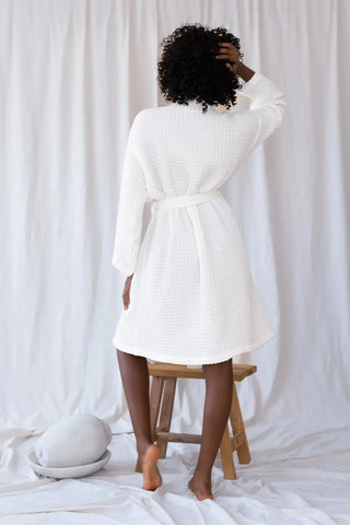 Beyaz waffle pike kimono bornoz, arka görünüm – %100 Türk pamuğu, petek dokuma, OEKO-TEX, VivaMaison