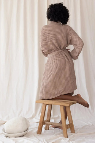 Kahverengi waffle pike kimono bornoz, ön tam boy – %100 Türk pamuğu, petek dokuma, OEKO-TEX, VivaMaison