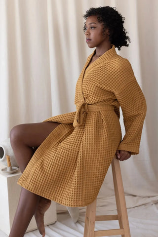 Karamel waffle pike kimono bornoz, arka görünüm – %100 Türk pamuğu, petek dokuma, OEKO-TEX, VivaMaison