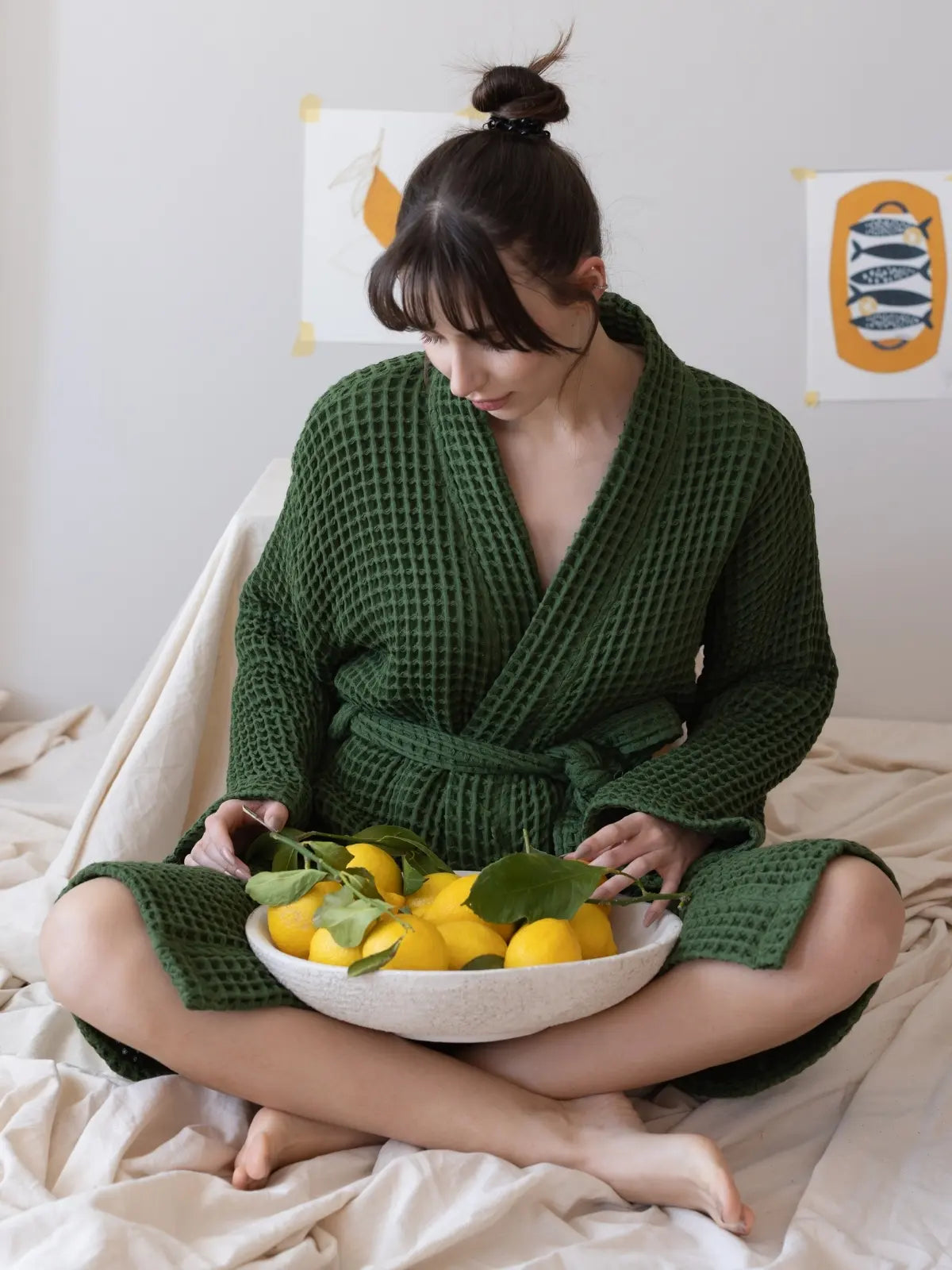 Koyu yeşil waffle pike bornoz kimono yaka kesimi detayı