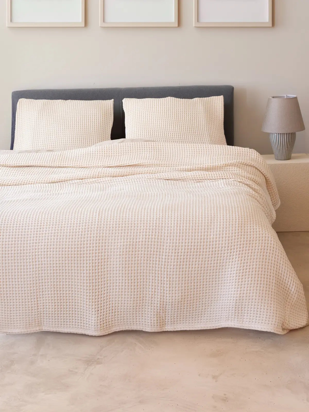 Natural waffle pike yatak örtüsü yatak odası organik dekorasyon görünümü