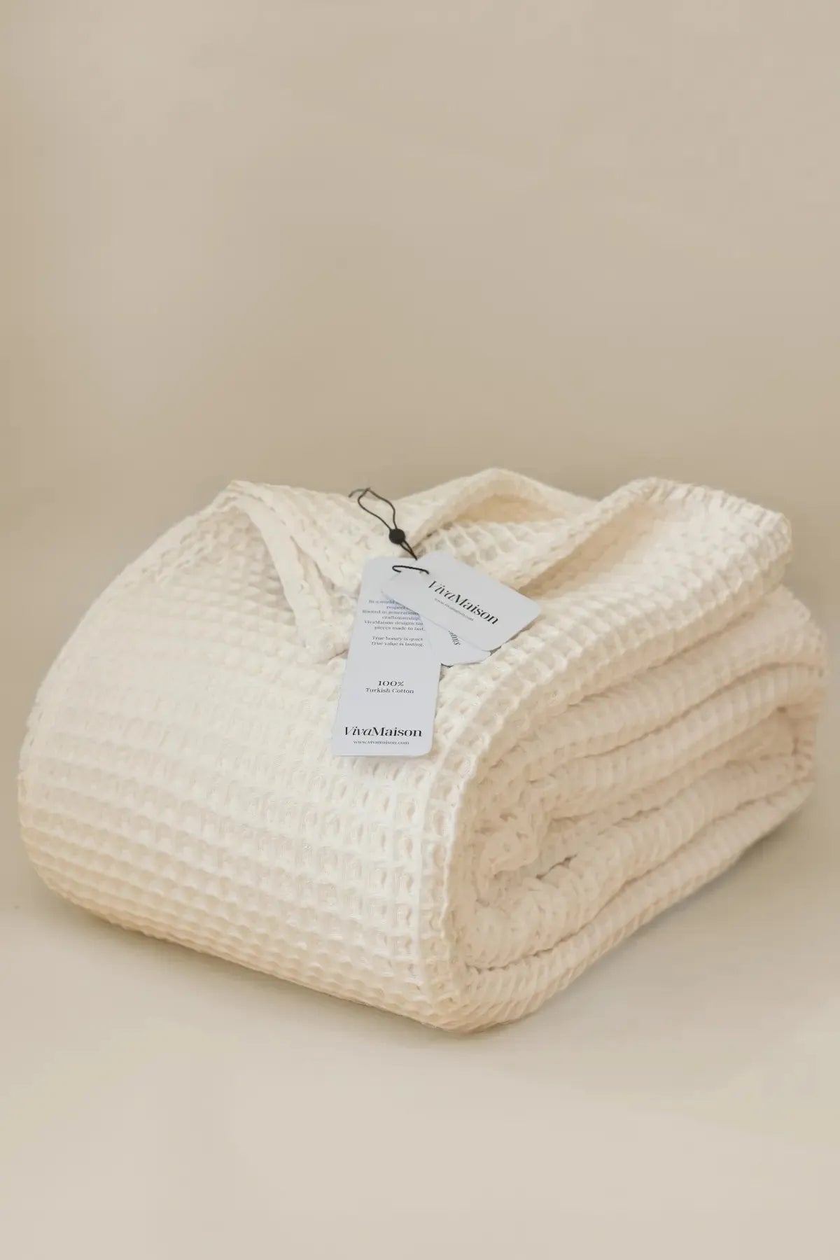 Natural waffle pike yatak örtüsü, katlanmış ürün görünümü – %100 pamuk, 350 g/m², OEKO-TEX, VivaMaison