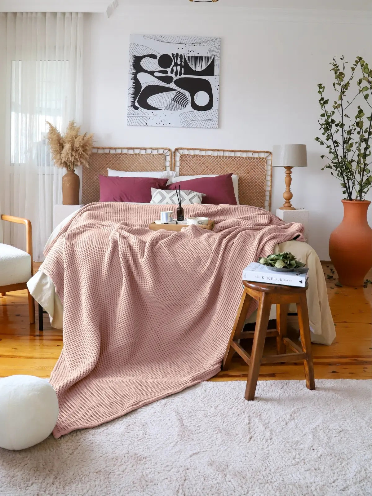 Pembe waffle pike yatak örtüsü kenar dikişi işçilik detayı